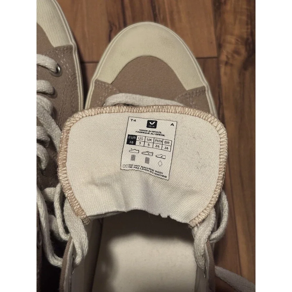 Veja size sneakers
